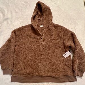 Sonoma Women’s Fuzzy Fleece Cozy Hoodie- Buttons at Neck-Tan/Camel Color 1X- NWT
